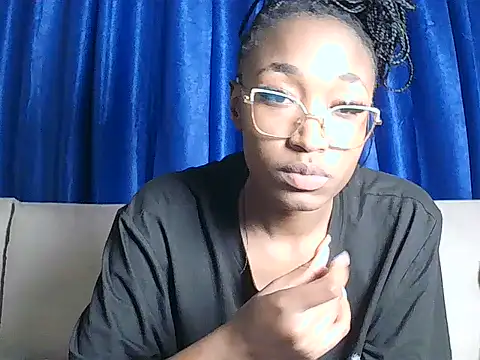 Snapshot of pinky_aura22 chatting on July 3, 2026, 8:48 pm pinky aura22 online show from July 3, 2026, 8:48 pm