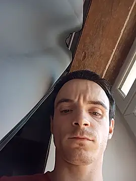 thomsnapchaud online show from June 25, 2026, 12:42 pm