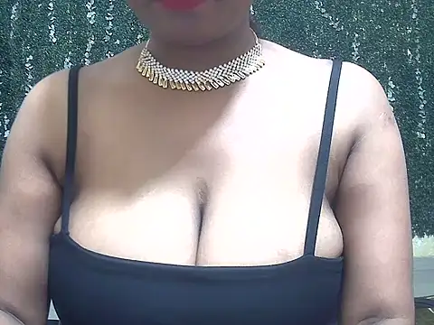 Snapshot of shallykaur chatting on July 1, 2026, 4:25 am shallykaur online show from July 1, 2026, 4:25 am