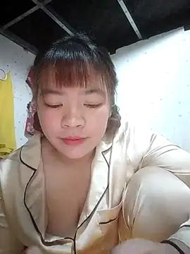 Loleml01 online show from June 18, 2026, 4:02 am