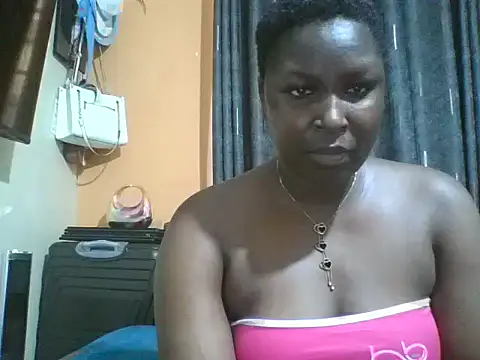 Snapshot of Queenbella780 chatting on May 16, 2026, 12:59 pm Queenbella780 online show from May 16, 2026, 12:59 pm
