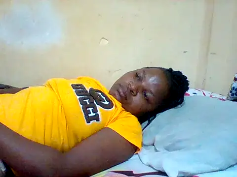 Snapshot of Camilla-Sweets chatting on June 15, 2026, 3:53 am Camilla-Sweets online show from June 15, 2026, 3:53 am