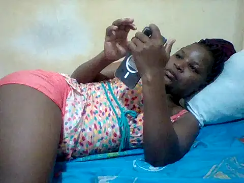Snapshot of Camilla-Sweets chatting on July 10, 2026, 6:43 pm Camilla-Sweets online show from July 10, 2026, 6:43 pm