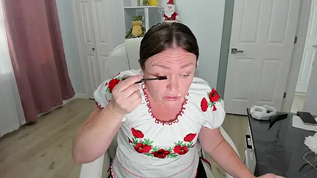 Snapshot of Vika73 chatting on December 7, 2024, 4:25 pm Vika73 online show from December 7, 2024, 4:25 pm