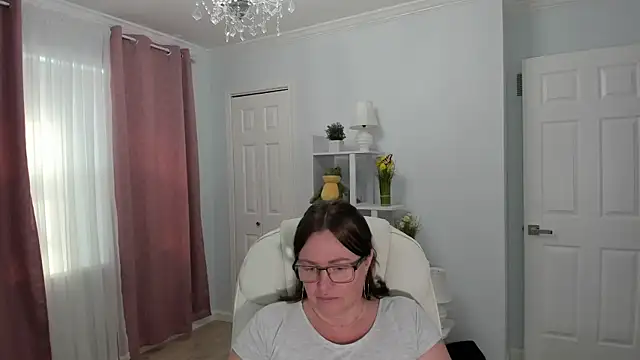 Snapshot of Vika73 chatting on March 3, 2025, 3:53 pm Vika73 online show from March 3, 2025, 3:53 pm