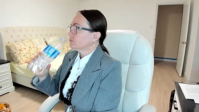 Snapshot of Vika73 chatting on September 22, 2025, 11:34 am Vika73 online show from September 22, 2025, 11:34 am