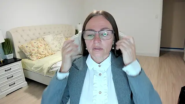 Snapshot of Vika73 chatting on September 23, 2025, 11:13 am Vika73 online show from September 23, 2025, 11:13 am