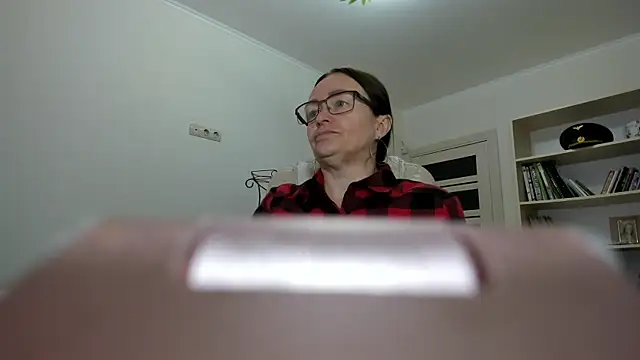 Snapshot of Vika73 chatting on November 8, 2025, 7:08 am Vika73 online show from November 8, 2025, 7:08 am