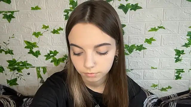 Snapshot of LisaPorse chatting on June 20, 2026, 3:26 pm LisaPorse online show from June 20, 2026, 3:26 pm