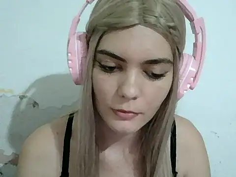 Snapshot of Angel_Ristoww chatting on May 22, 2026, 1:13 am Angel Ristoww online show from May 22, 2026, 1:13 am