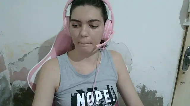 Snapshot of Angel_Ristoww chatting on May 31, 2026, 10:22 pm Angel Ristoww online show from May 31, 2026, 10:22 pm