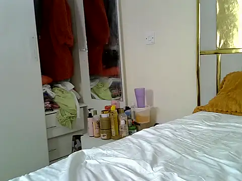 Snapshot of melody_vivv chatting on July 15, 2026, 9:09 pm melody vivv online show from July 15, 2026, 9:09 pm