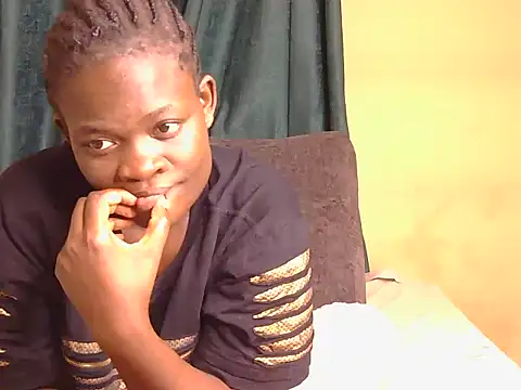 Snapshot of chocolate_peggy chatting on June 15, 2026, 3:47 pm chocolate peggy online show from June 15, 2026, 3:47 pm