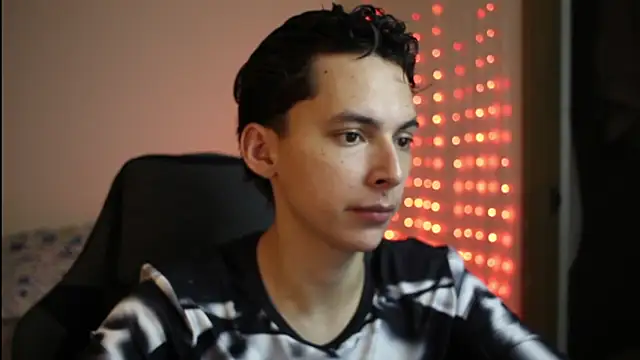 archi love online show from April 12, 2026, 4:06 am