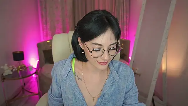 EviiLune online show from July 13, 2026, 8:44 pm