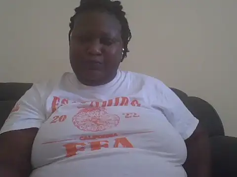 Snapshot of fat_ebonyqueen chatting on June 1, 2026, 9:00 am fat ebonyqueen online show from June 1, 2026, 9:00 am