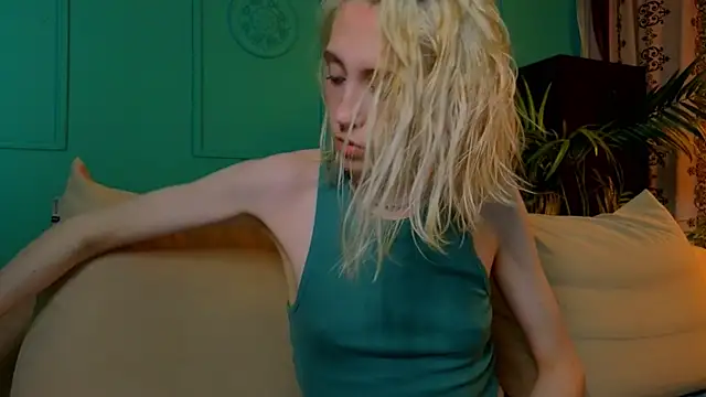 Elen  Moore online show from July 13, 2026, 5:43 am
