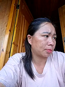 Snapshot of Mila_00 chatting on July 24, 2026, 7:17 am Mila 00 online show from July 24, 2026, 7:17 am