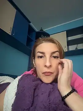 Snapshot of Hot-Milf4U chatting on June 1, 2026, 6:48 am Hot-Milf4U online show from June 1, 2026, 6:48 am