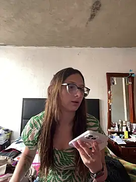 Snapshot of aria_rousse3 chatting on May 21, 2026, 1:29 pm aria rousse3 online show from May 21, 2026, 1:29 pm