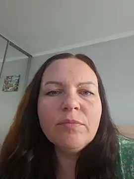 Snapshot of Meri_a chatting on July 12, 2026, 7:54 am Meri a online show from July 12, 2026, 7:54 am