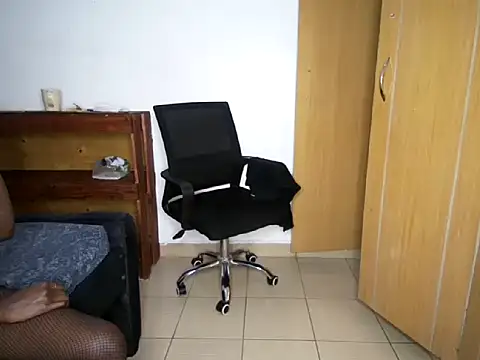 Snapshot of Carinoh chatting on June 26, 2026, 9:52 pm Carinoh online show from June 26, 2026, 9:52 pm