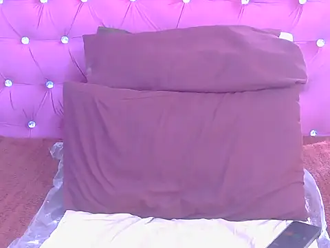 Snapshot of WILD_KITTYxXx chatting on June 1, 2026, 10:39 am WILD KITTYxXx online show from June 1, 2026, 10:39 am