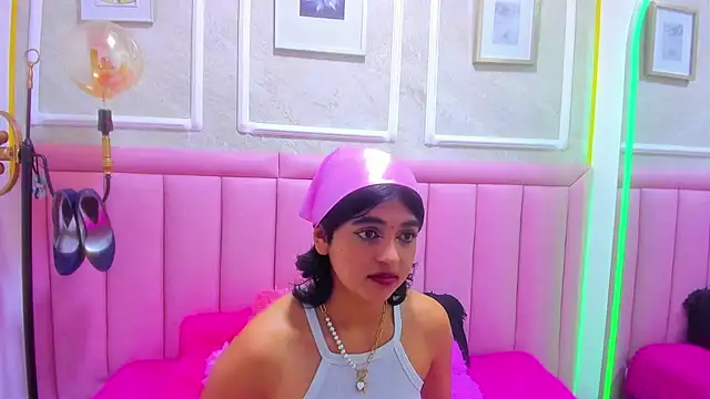 Snapshot of velvet_girll chatting on July 9, 2026, 2:54 pm velvet girll online show from July 9, 2026, 2:54 pm