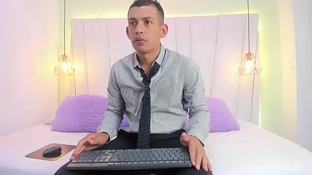 Snapshot of AntonioRuda chatting on May 23, 2026, 5:50 pm AntonioRuda online show from May 23, 2026, 5:50 pm