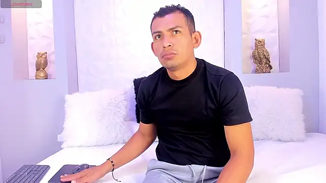 Snapshot of AntonioRuda chatting on May 31, 2026, 11:39 am AntonioRuda online show from May 31, 2026, 11:39 am
