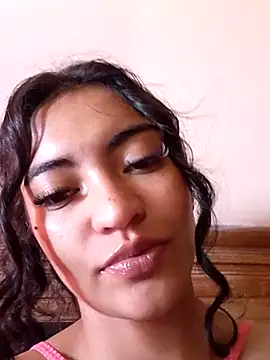 Snapshot of Perla-stone1 chatting on June 21, 2026, 8:22 pm Perla-stone1 online show from June 21, 2026, 8:22 pm