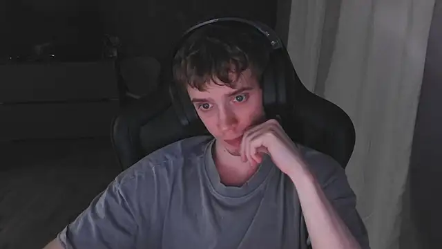 Snapshot of Gaarty chatting on July 14, 2026, 6:24 pm Gaarty online show from July 14, 2026, 6:24 pm