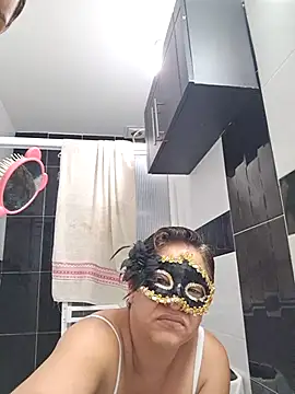 Snapshot of HOTANDSKINNY chatting on July 9, 2026, 11:03 am HOTANDSKINNY online show from July 9, 2026, 11:03 am