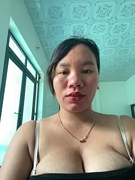 Snapshot of Suki-love chatting on July 13, 2026, 5:10 am Suki-love online show from July 13, 2026, 5:10 am