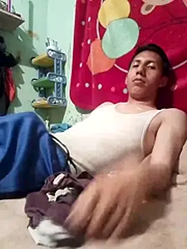 Snapshot of Twink0207 chatting on July 14, 2026, 12:24 am Twink0207 online show from July 14, 2026, 12:24 am