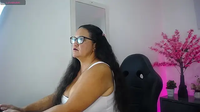 Snapshot of Annie_Carterr_ chatting on May 27, 2026, 12:57 pm Annie Carterr online show from May 27, 2026, 12:57 pm