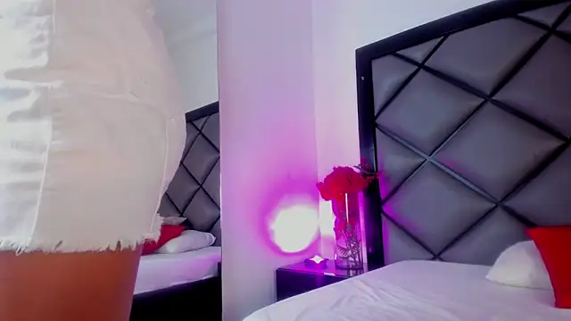 IsabellaVillalobos online show from June 10, 2026, 1:54 pm