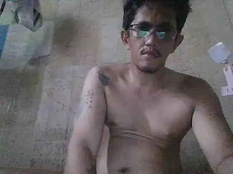 Snapshot of MikeSweet2026 chatting on May 28, 2026, 3:48 am MikeSweet2026 online show from May 28, 2026, 3:48 am