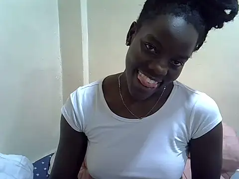 Snapshot of petite_lily chatting on June 20, 2026, 11:18 pm petite lily online show from June 20, 2026, 11:18 pm