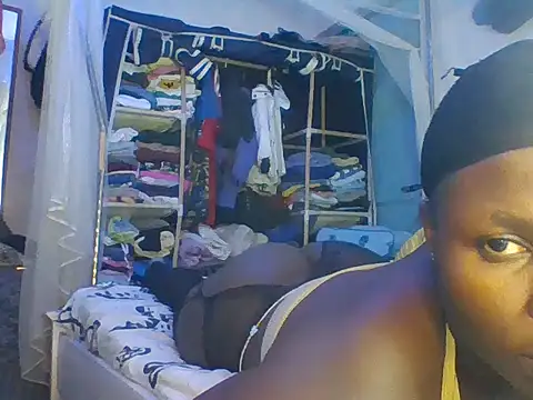 Snapshot of Chocolatesmiles chatting on June 1, 2026, 9:05 pm Chocolatesmiles online show from June 1, 2026, 9:05 pm