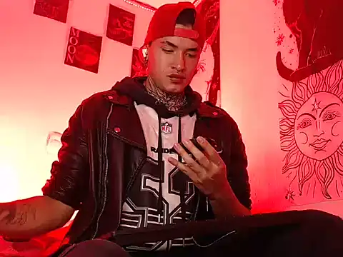 Snapshot of AlecBanne_ chatting on August 4, 2026, 9:06 pm AlecBanne online show from August 4, 2026, 9:06 pm