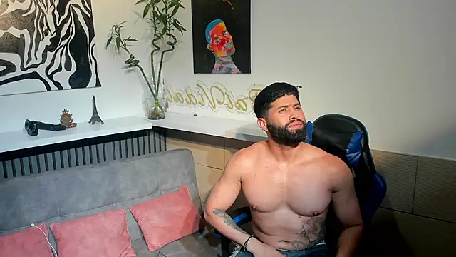 Snapshot of RikyAaron chatting on June 23, 2026, 1:03 am RikyAaron online show from June 23, 2026, 1:03 am