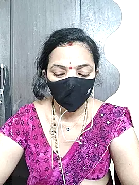 Snapshot of Leela_555 chatting on July 12, 2026, 1:07 am Leela 555 online show from July 12, 2026, 1:07 am
