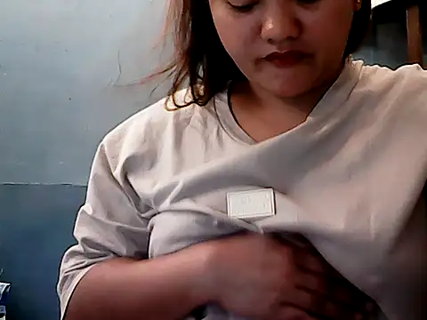 Snapshot of Irisshinn chatting on July 12, 2026, 7:27 pm Irisshinn online show from July 12, 2026, 7:27 pm