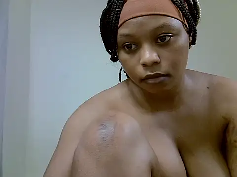 Snapshot of BIGASS_DIANAH chatting on June 25, 2026, 5:17 pm BIGASS DIANAH online show from June 25, 2026, 5:17 pm