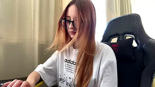 Snapshot of Sunshine_Kira chatting on May 31, 2026, 7:15 am Sunshine Kira online show from May 31, 2026, 7:15 am
