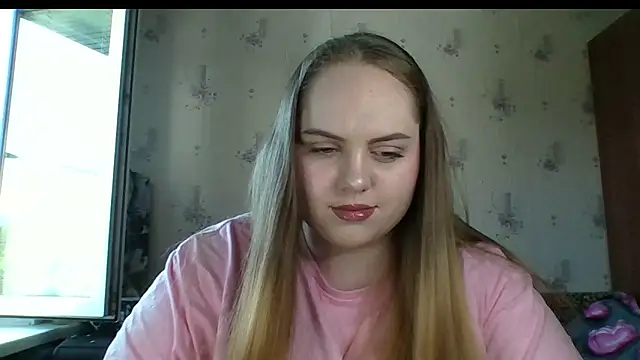 Snapshot of SoftHypnose chatting on June 30, 2026, 12:06 pm SoftHypnose online show from June 30, 2026, 12:06 pm