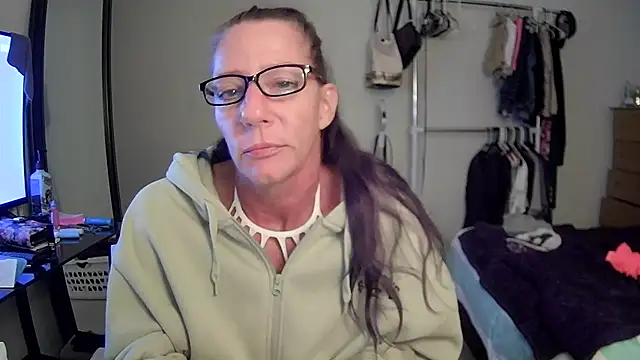 Snapshot of Quartz1Champagne chatting on June 15, 2026, 5:53 am Quartz1Champagne online show from June 15, 2026, 5:53 am