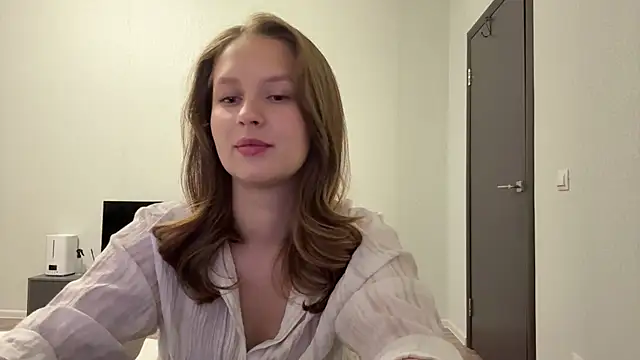 Snapshot of Beverly_Smith chatting on June 4, 2026, 5:19 pm Beverly Smith online show from June 4, 2026, 5:19 pm