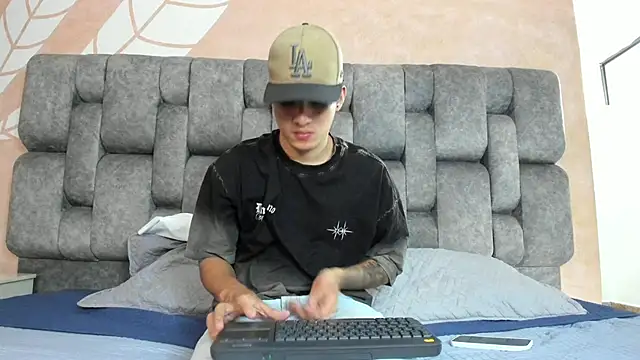 Snapshot of wesley_boyy_ chatting on May 27, 2026, 8:17 pm wesley boyy online show from May 27, 2026, 8:17 pm